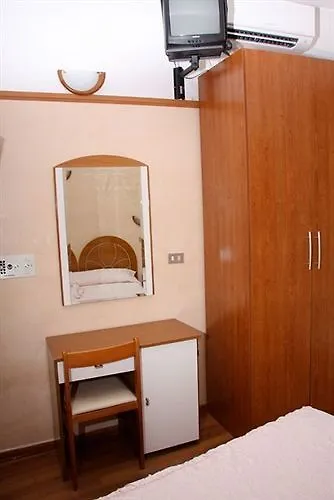 Britannia Marina Centro 酒店 里米尼