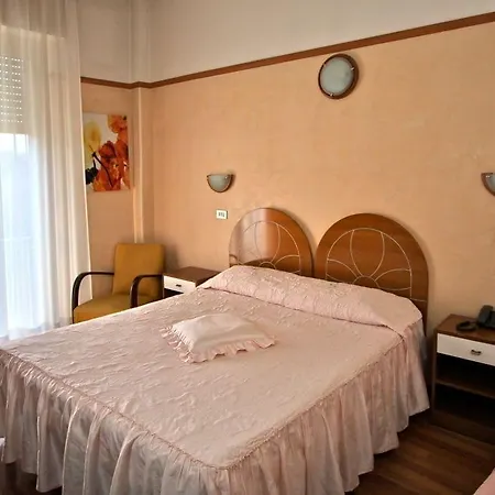 מלון Britannia Marina Centro 3*