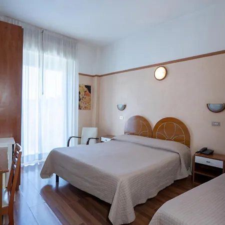 Britannia Marina Centro מלון רימיני