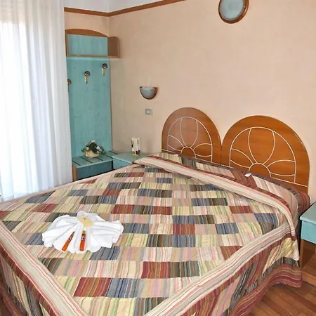 Britannia Marina Centro מלון 3*
