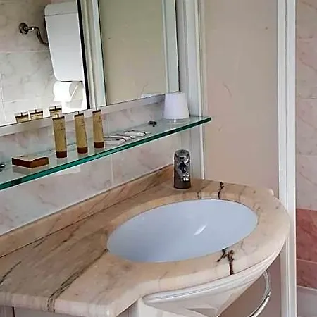 Hotel Britannia Marina Centro 3*
