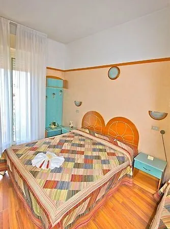 Britannia Marina Centro מלון 3*