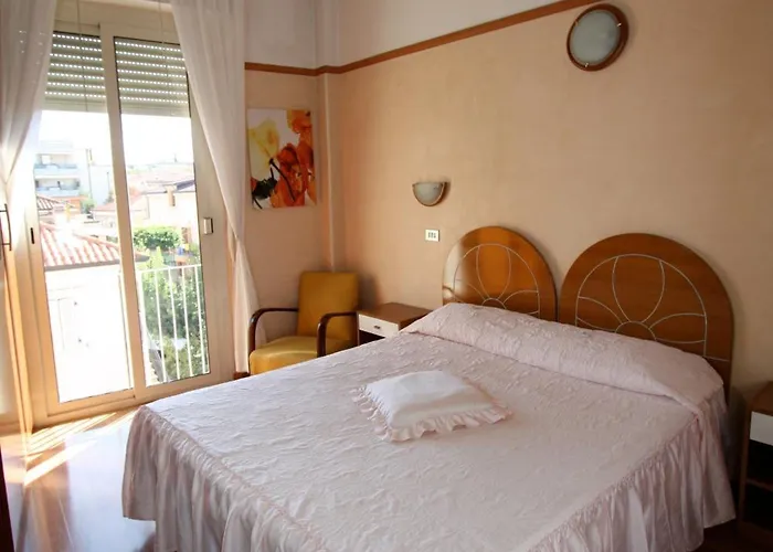 מלון Britannia Marina Centro 3*