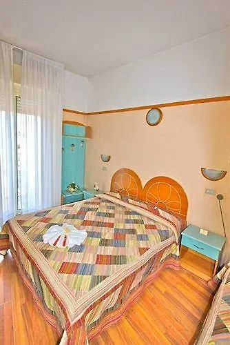 Britannia Marina Centro מלון 3*