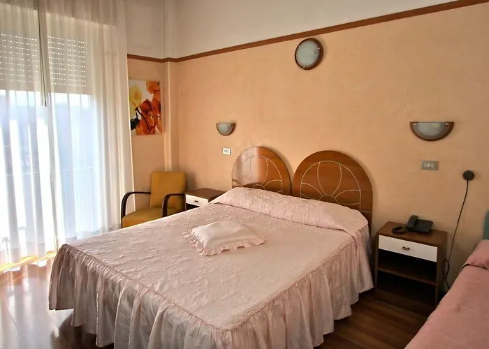 Szálloda Britannia Marina Centro 3*