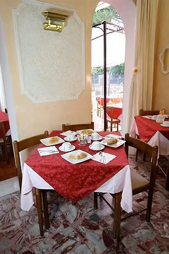 Szálloda Britannia Marina Centro 3*